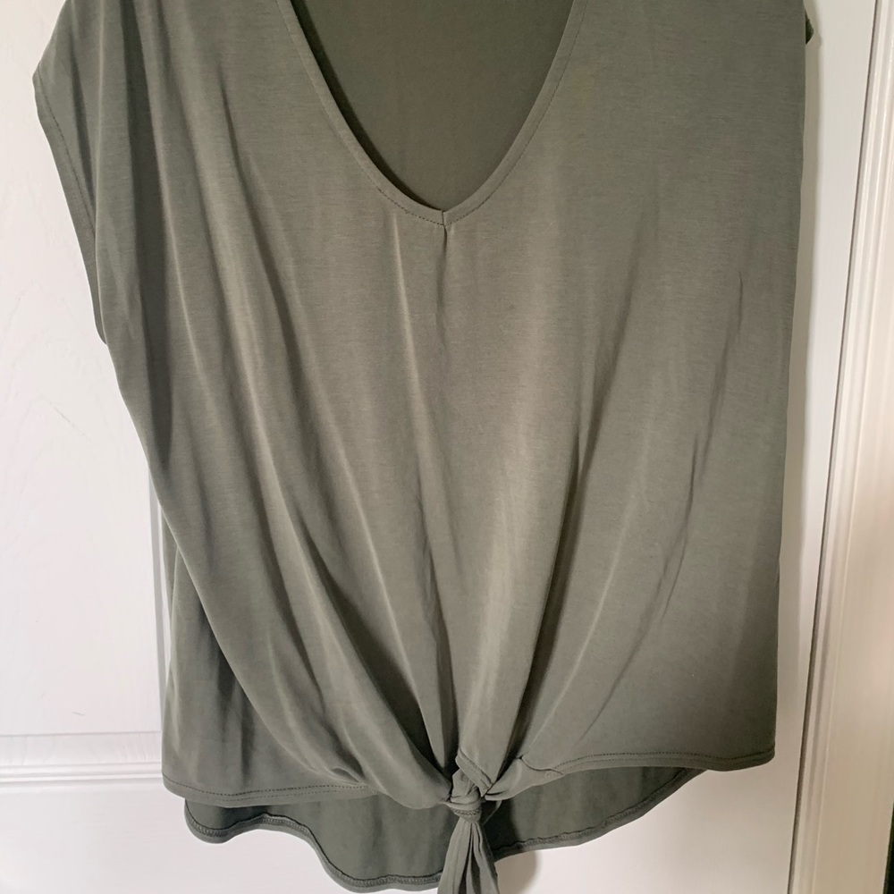 Women’s green short sleeved blouse